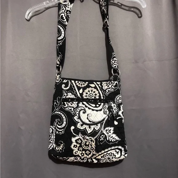 Vera Bradley black and white hipster Crossbody purse - Picture 1 of 4